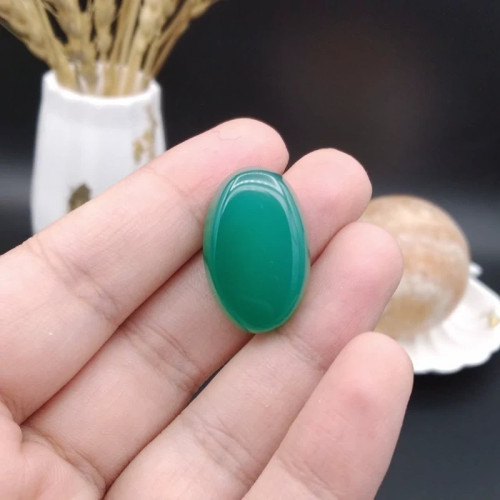 نگین عقیق سبز اصل معدنی کد 8902