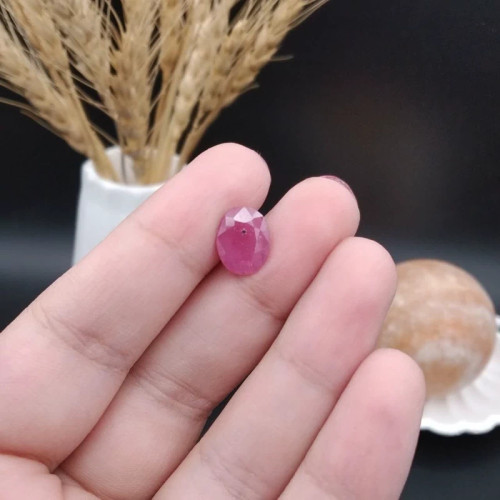 نگین یاقوت قرمز تراش جواهری اصل معدنی کد 7469