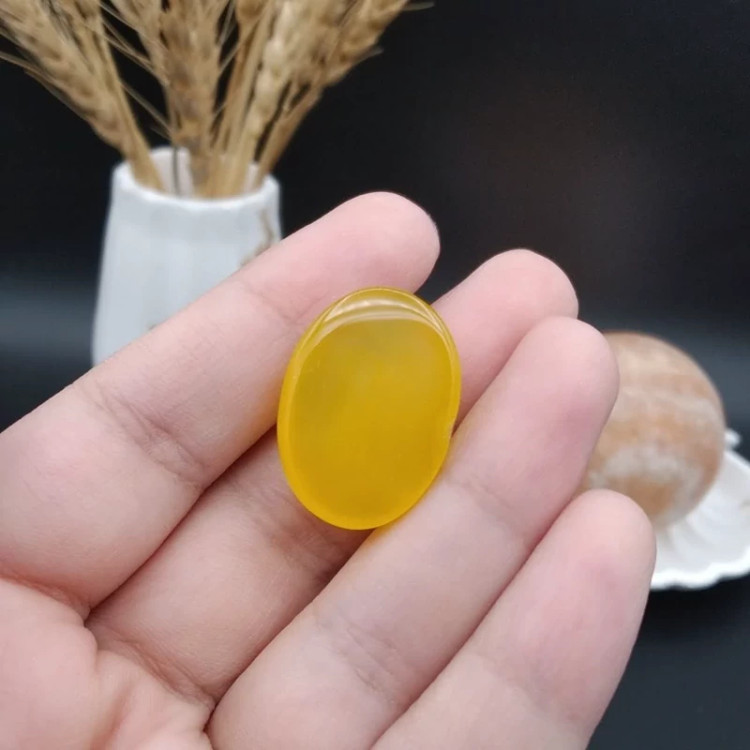 نگین عقیق زرد خراسان اصل معدنی کد 8940