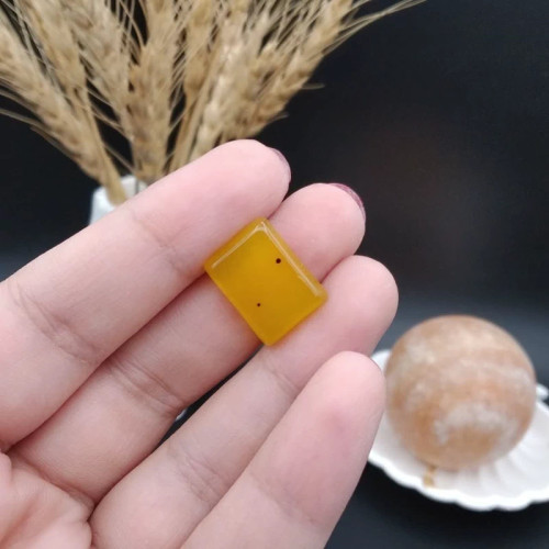 نگین عقیق زرد خراسان اصل معدنی کد 8602