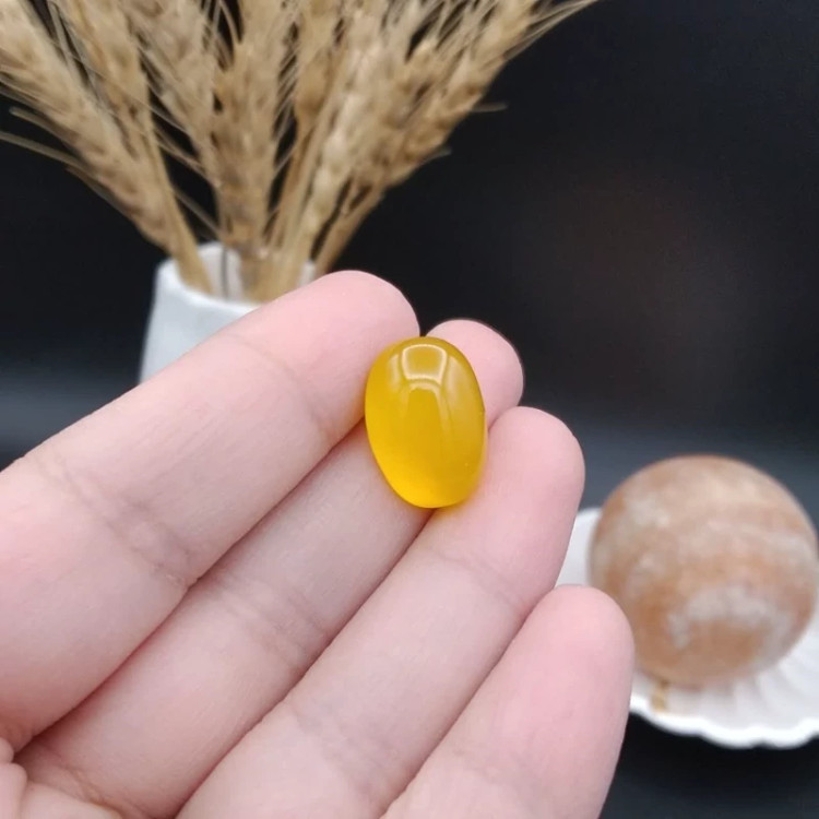 نگین عقیق زرد خراسان اصل معدنی کد 8949