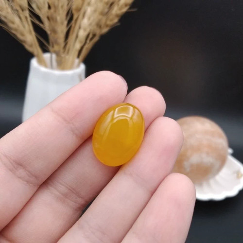 نگین عقیق زرد خراسان اصل معدنی کد 8950