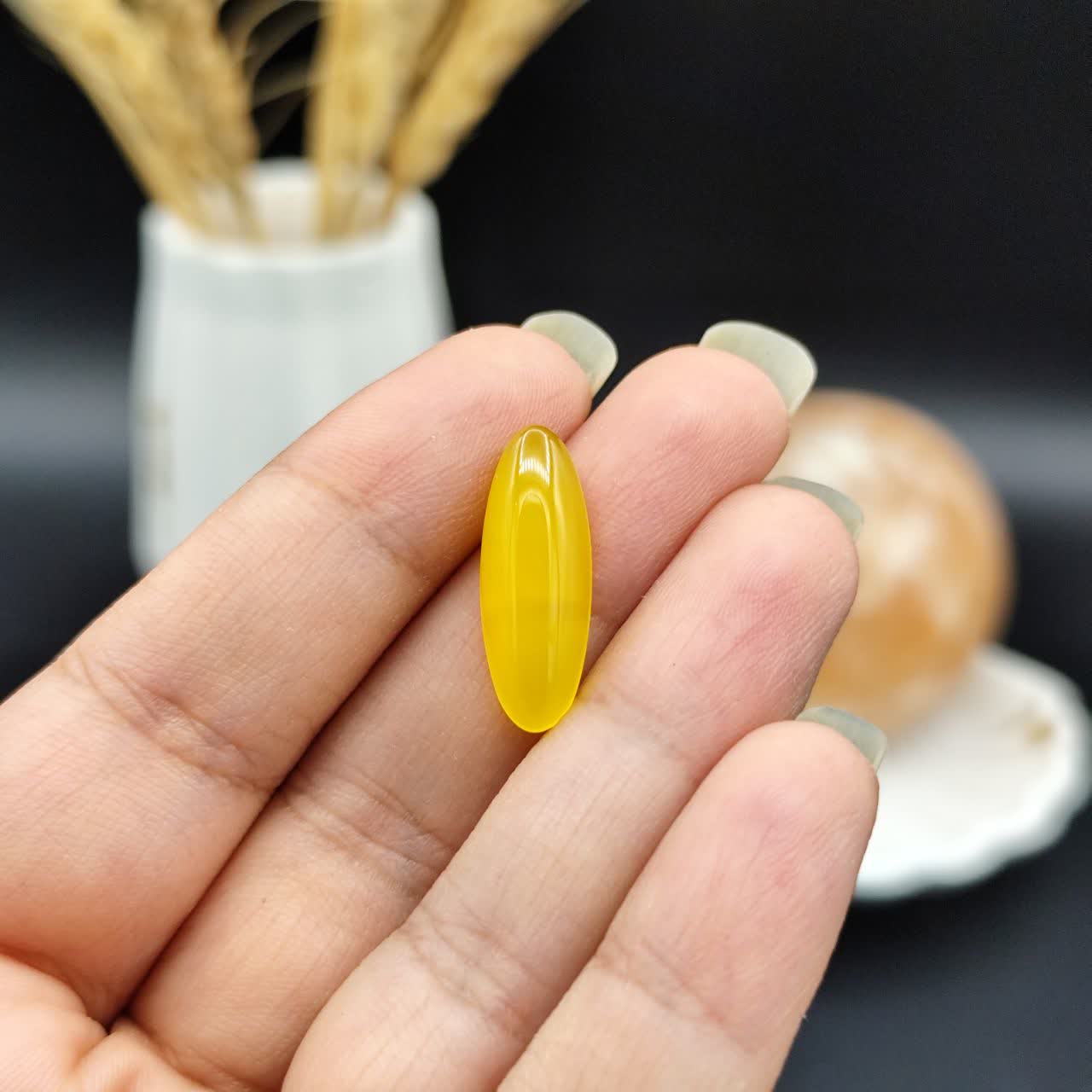 نگین عقیق زرد با تراش برگی اصل معدنی ( مناسب ست و نیم ست ) کد 8023