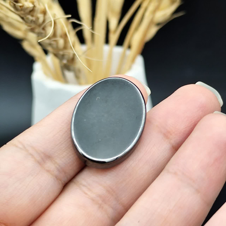 نگین حدید صینی اصل معدنی مزین به دعای رزق و روزی و من یتق الله کد 9822