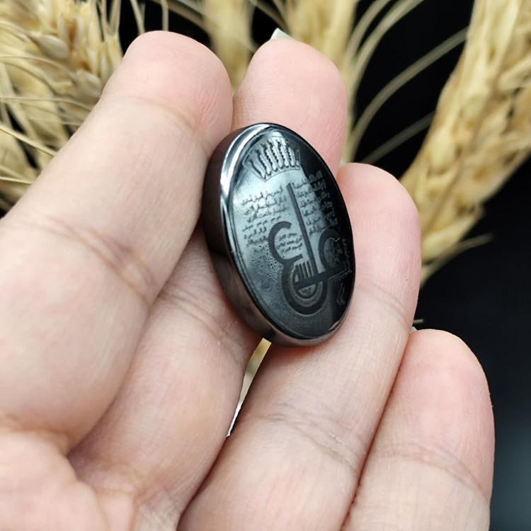 نگین حدید صینی اصل معدنی مزین به دعای ع علی کد 9824