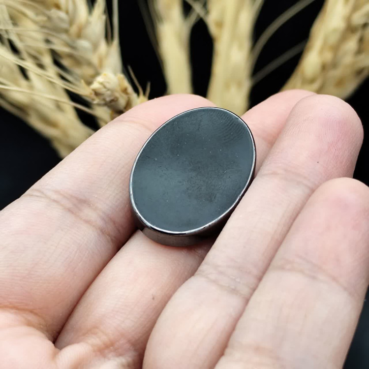 نگین حدید صینی اصل معدنی مزین به دعای ع علی کد 9824