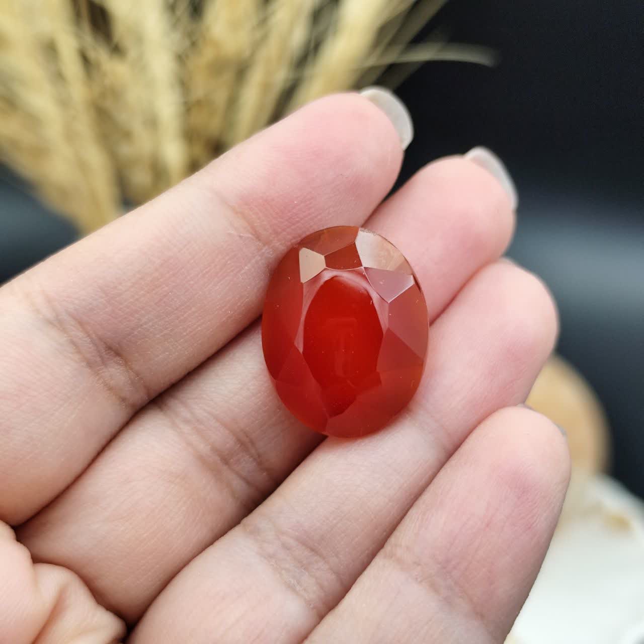 نگین عقیق سرخ الماس تراش اصل معدنی کد 9990