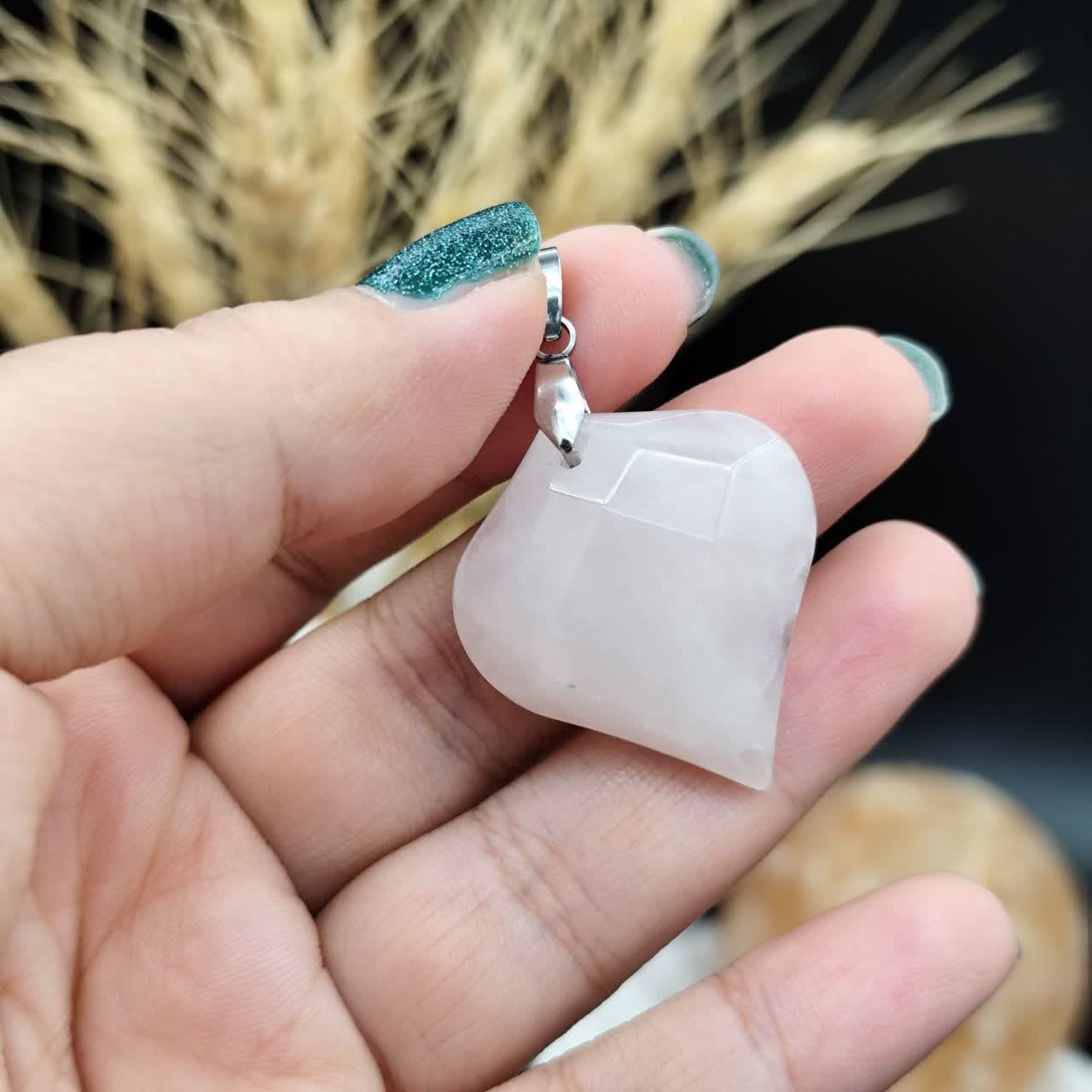 گردنبند رزکوارتز اصل معدنی کد 9311