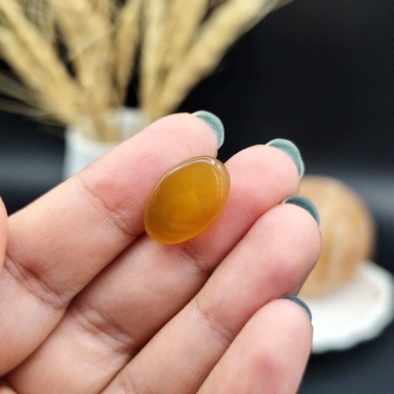 نگین عقیق زرد خراسان اصل معدنی مزین به دعای شرف الشمس ( رزق و روزی ) کد 9914