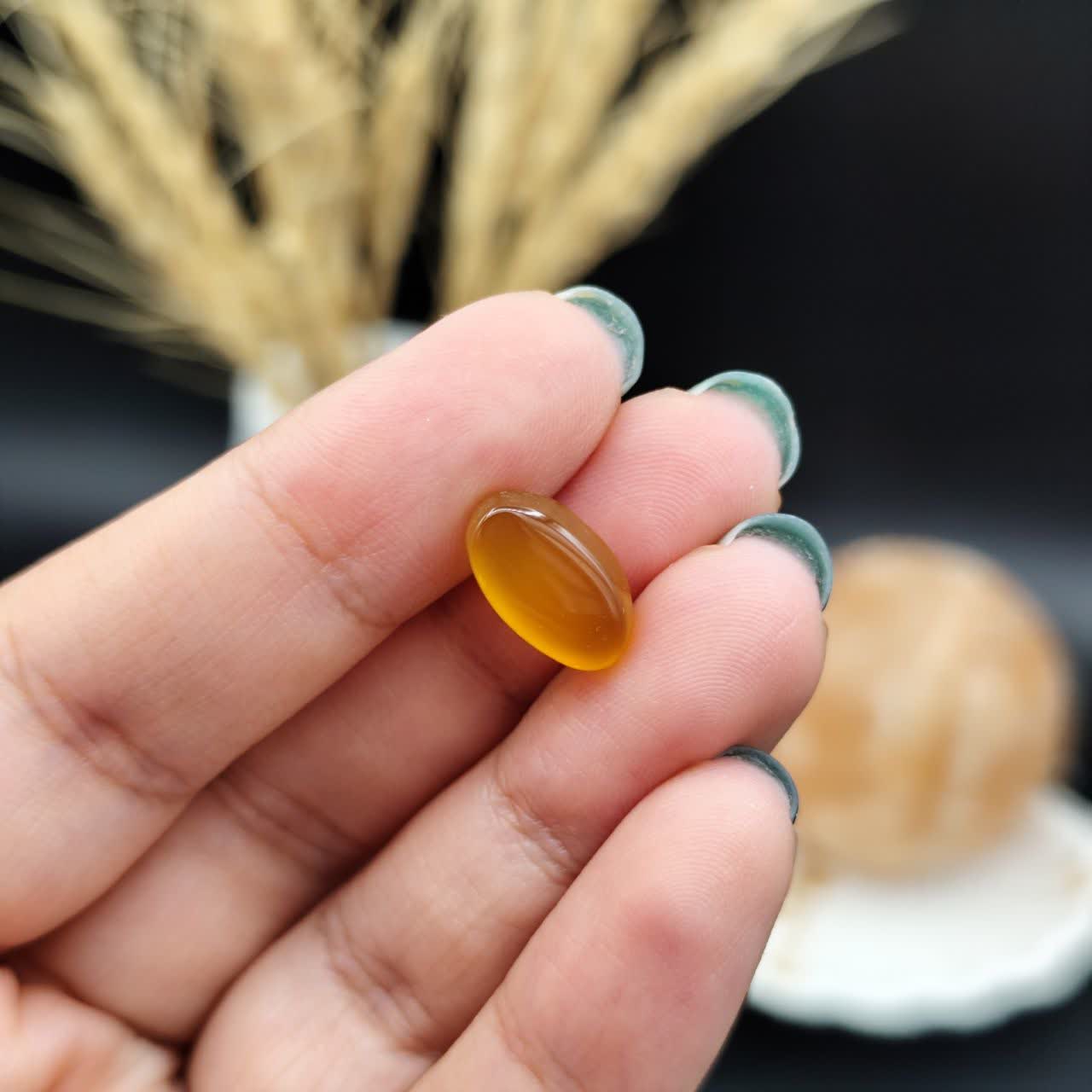 نگین عقیق زرد خراسان اصل معدنی مزین به دعای شرف الشمس ( رزق و روزی ) کد 9915