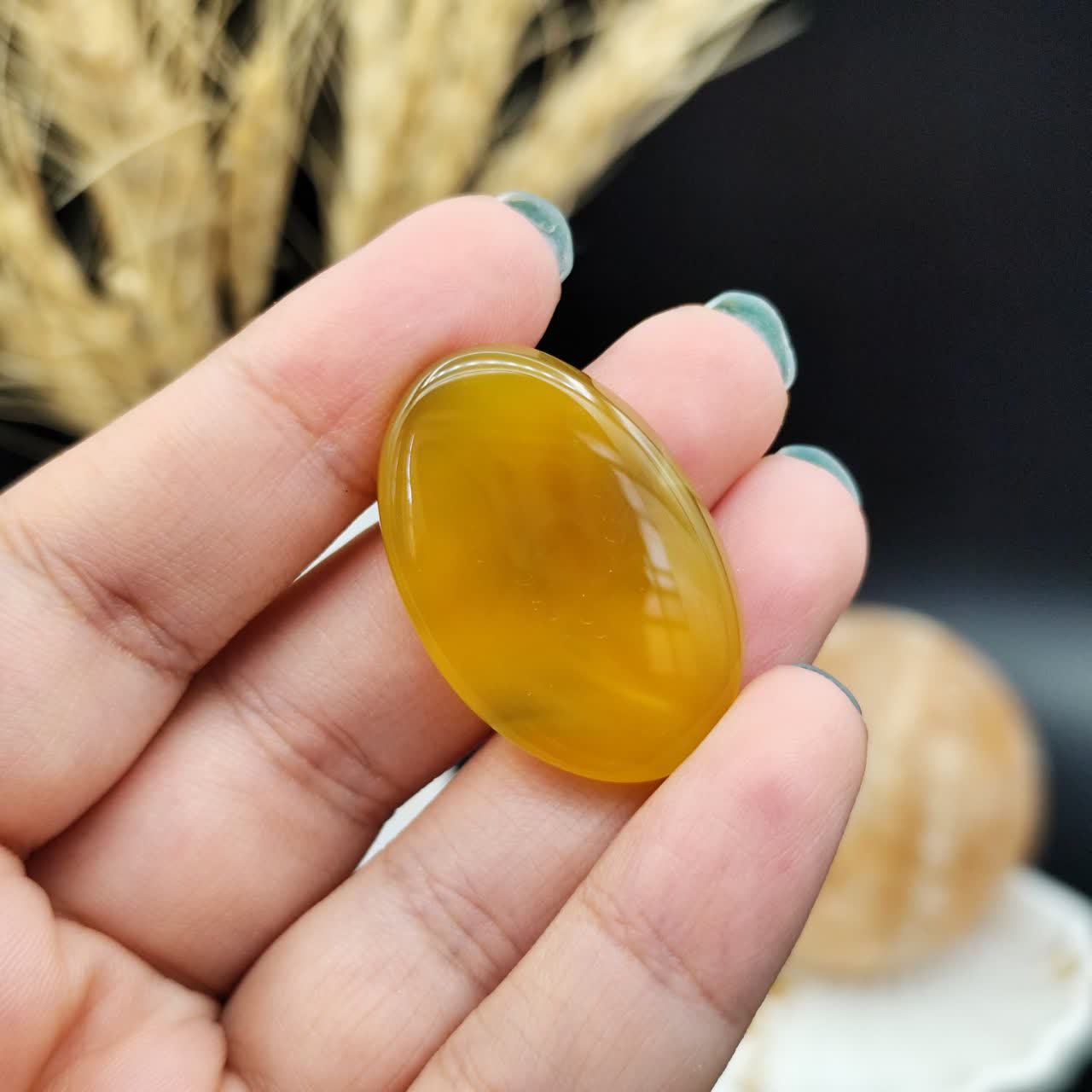 نگین عقیق زرد خراسان اصل معدنی مزین به دعای شرف الشمس اعمال مخصوص انجام شده ( رزق و روزی ) کد 9918