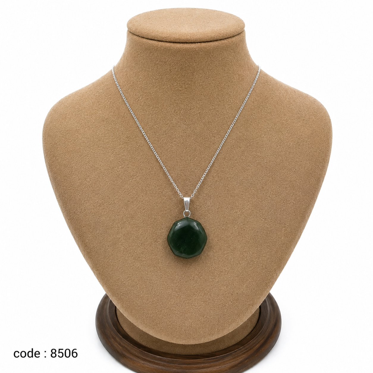 گردنبند یشم اصل معدنی کد 8506