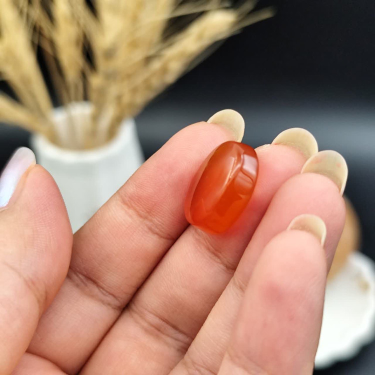 نگین عقیق پرتقالی یمنی اصل معدنی کد 9882