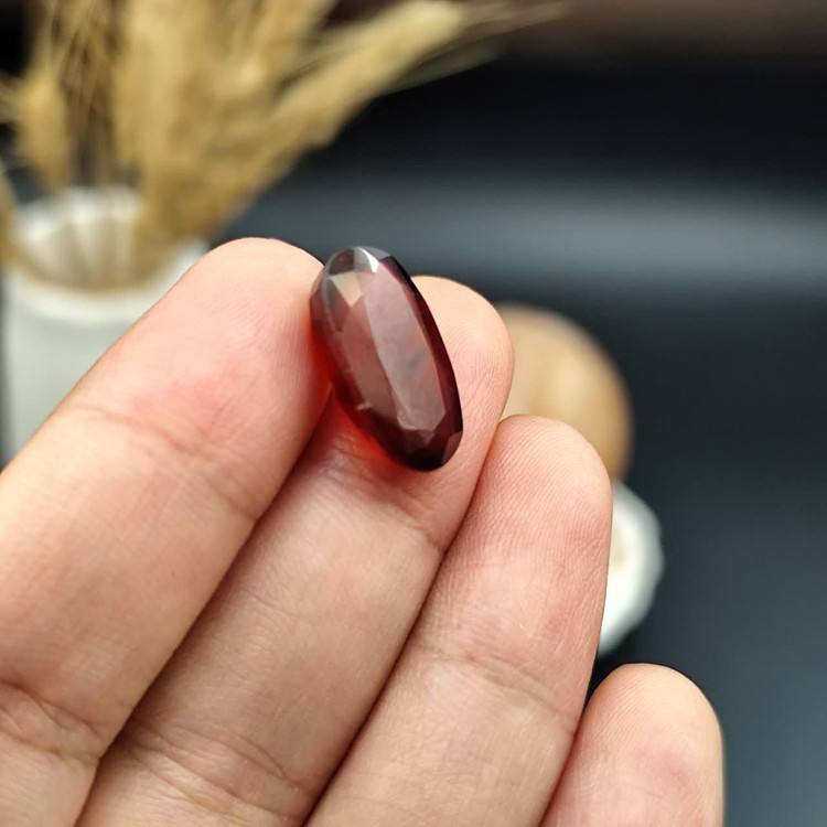 نگین گارنت سرخ تراش جواهری اصل معدنی کد 9708