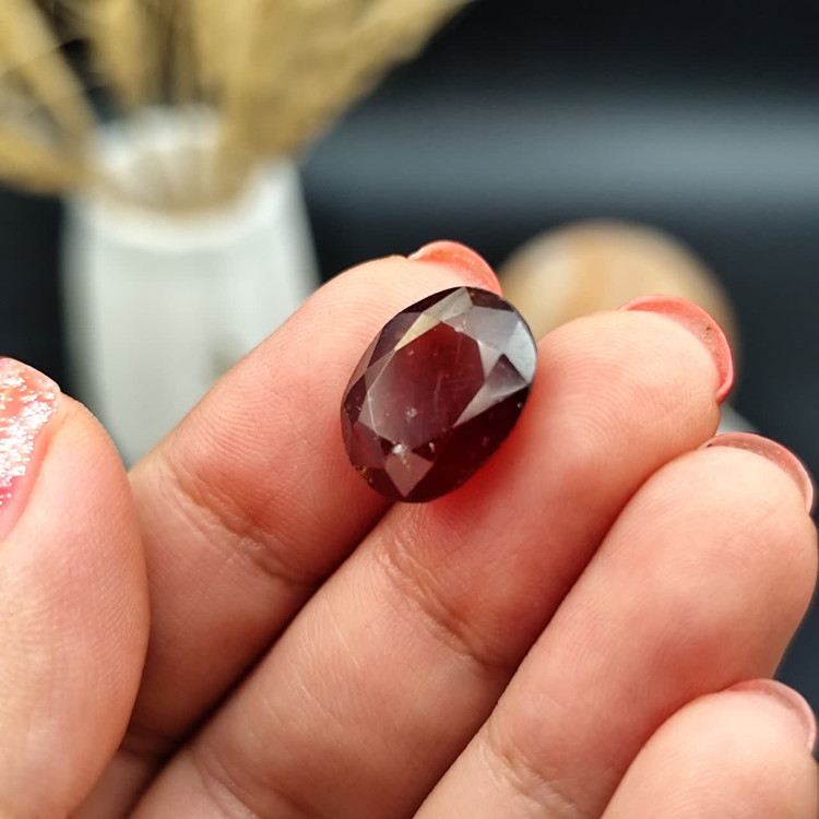 نگین گارنت سرخ تراش جواهری اصل معدنی کد 9713