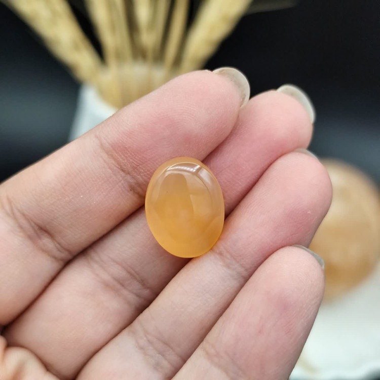نگین عقیق یمن اصل معدنی مزین به دعای شرف الشمس ( رزق و روزی ) کد 9894