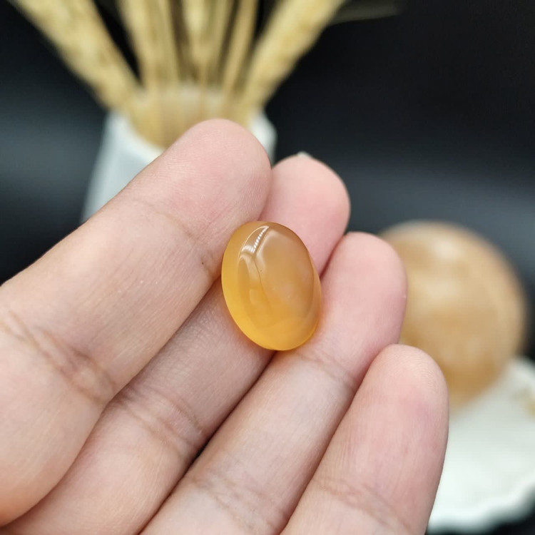 نگین عقیق یمن اصل معدنی مزین به دعای شرف الشمس ( رزق و روزی ) کد 9894