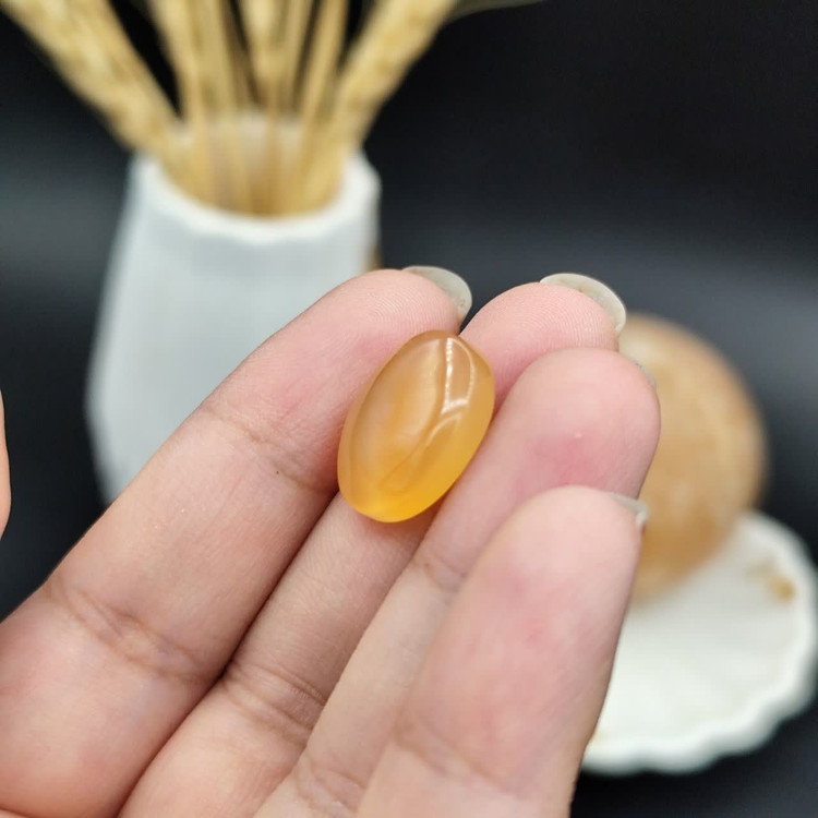 نگین عقیق یمن اصل معدنی مزین به دعای شرف الشمس ( رزق و روزی ) کد 9894