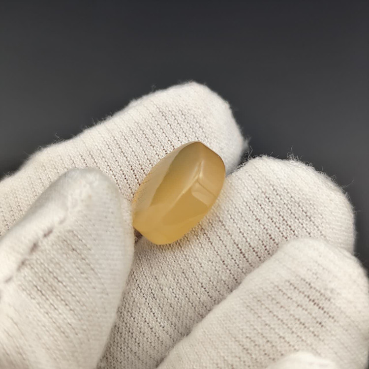 نگین عقیق یمن اصل معدنی مزین به دعای شرف الشمس ( رزق و روزی ) کد 9898