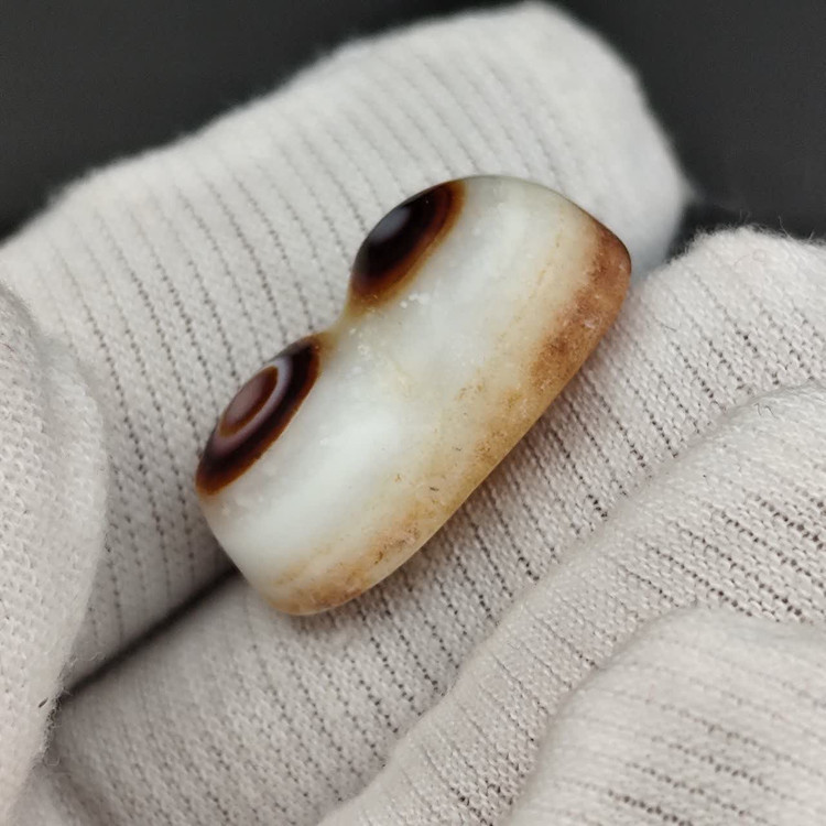نگین عقیق باباغوری دوکوهانه اصل معدنی کد 10090